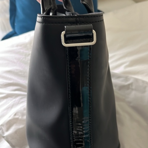 Hunter Rubber Handle Bag - Picture 6 of 9